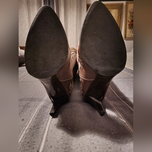 Brown boot - Picture 3 of 4